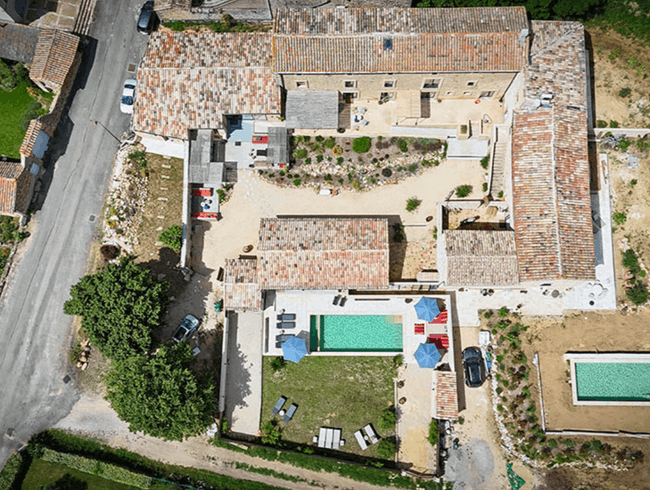 Charming gîte 10 km from Uzes for 12 to 24 people