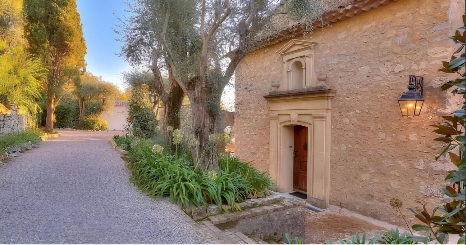 Renovated bastide with swimming pool and beautiful views
