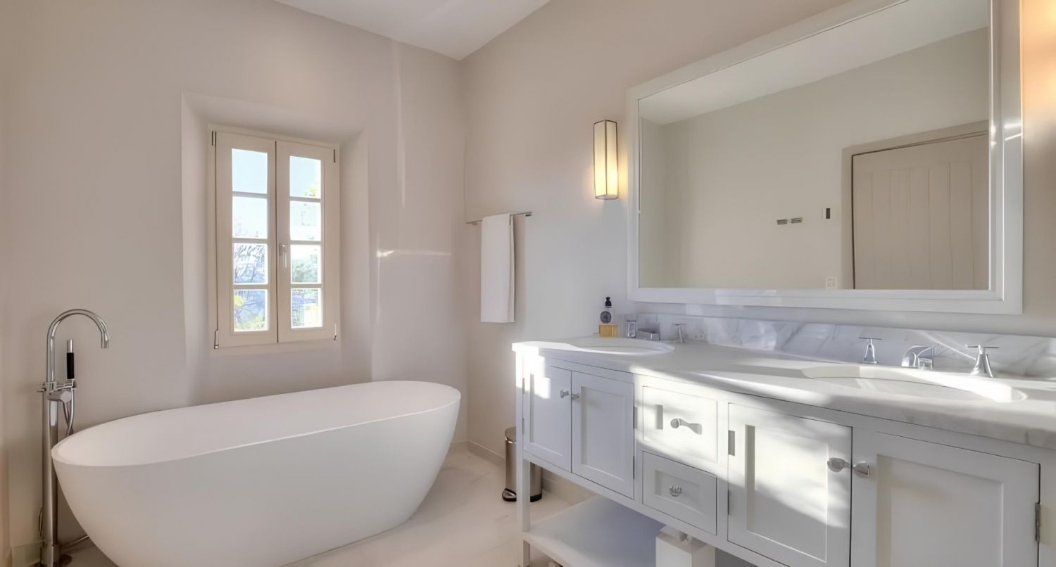 Renovated bastide with swimming pool and beautiful views