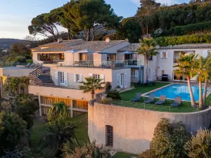 Villa with Panoramic Sea Views in Grimaud for Events & Luxury Stays