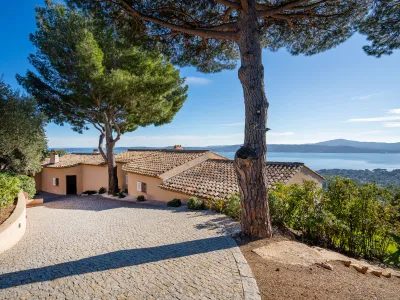 Villa with Panoramic Sea Views in Grimaud for Events & Luxury Stays