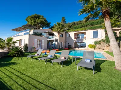 Villa with Panoramic Sea Views in Grimaud for Events & Luxury Stays