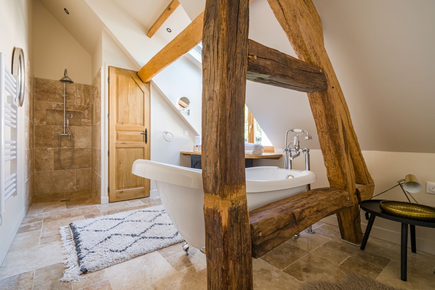 Luxury Corsican sheepfold 30km from the gates of Paris