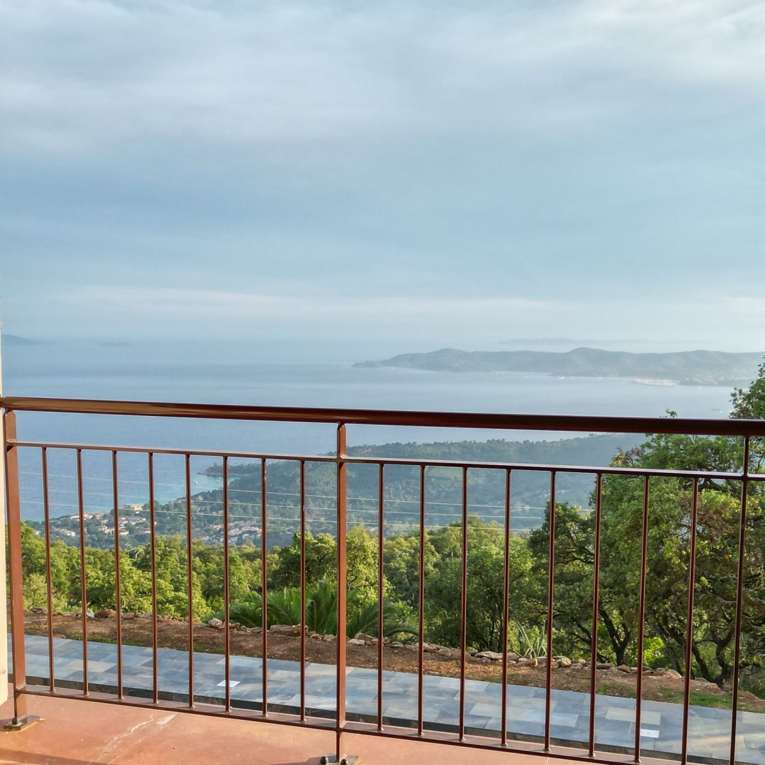 750 m² farmhouse with heated swimming pool, sea view