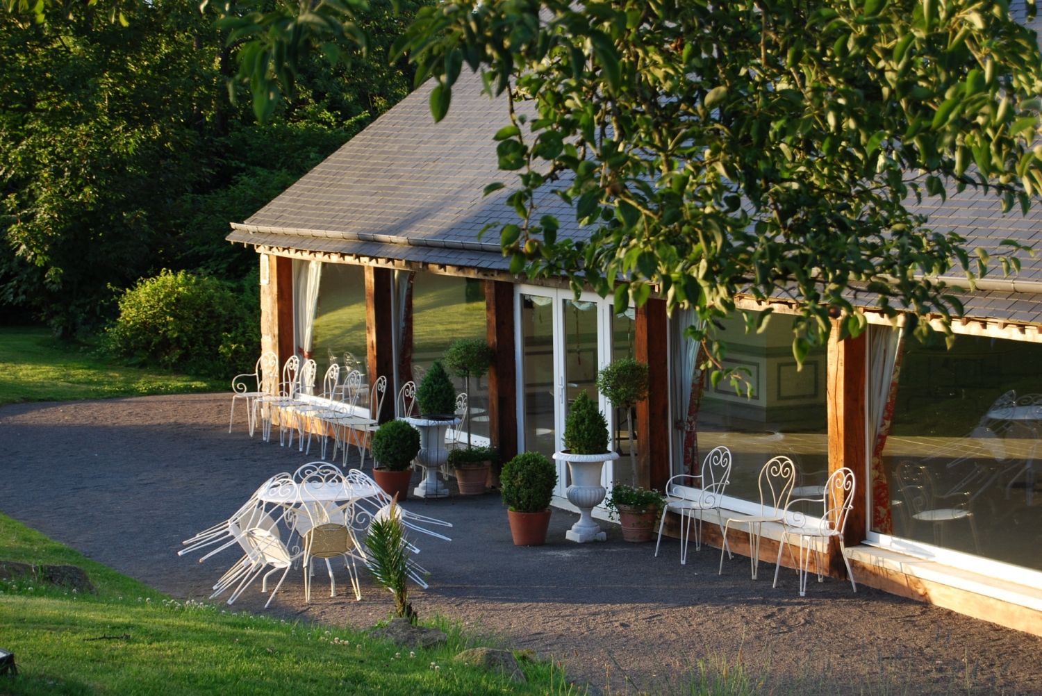 Hameau de caractère au sein du bocage normand avec 