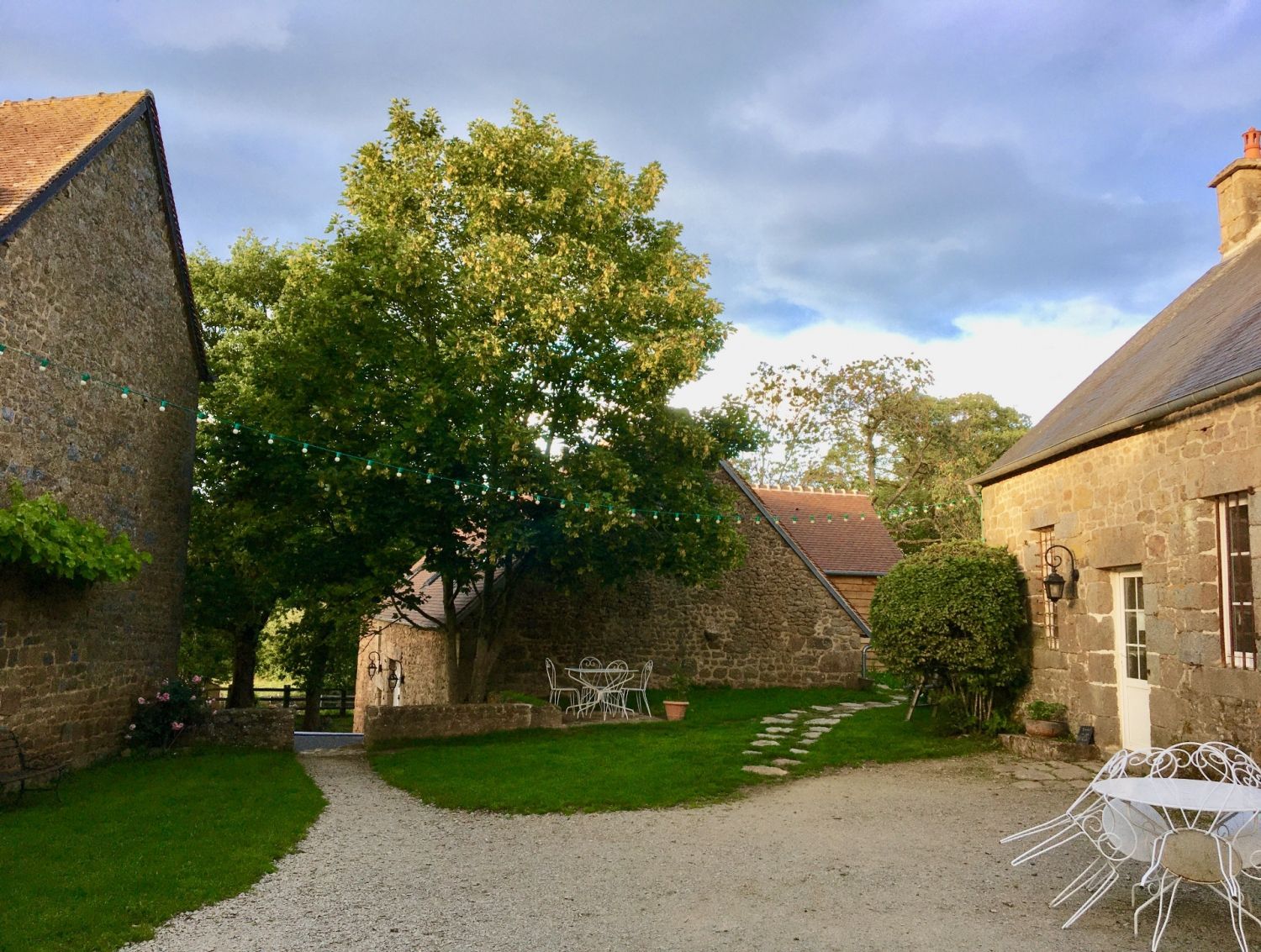 Hameau de caractère au sein du bocage normand avec 