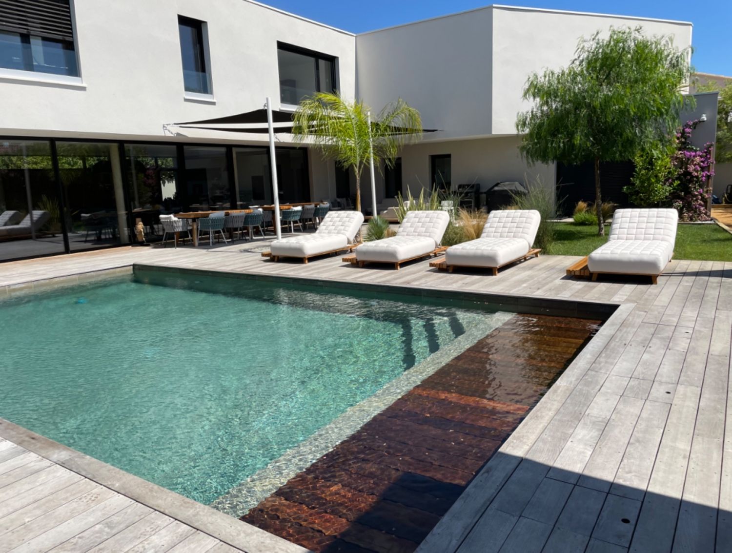 Perols contemporary swimming pool