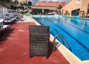 Semi-Olympic swimming pool with restaurant and large terrace for 700 people