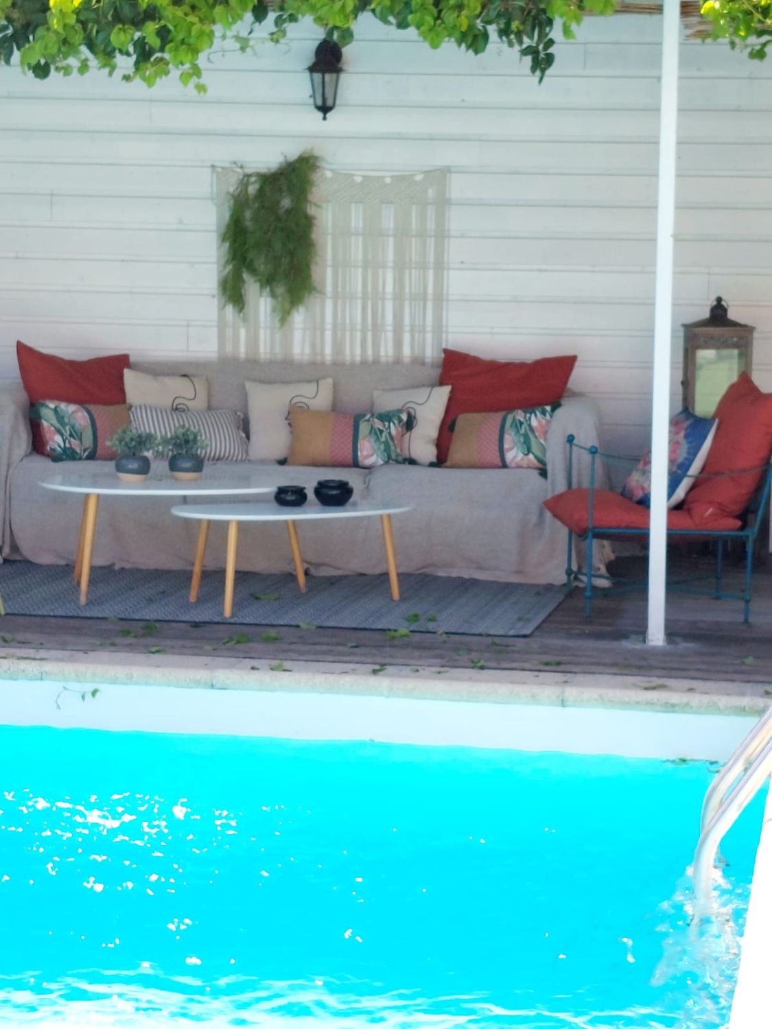 Luxury Villa with Pool & Jacuzzi in Quissac for Events & Vacations