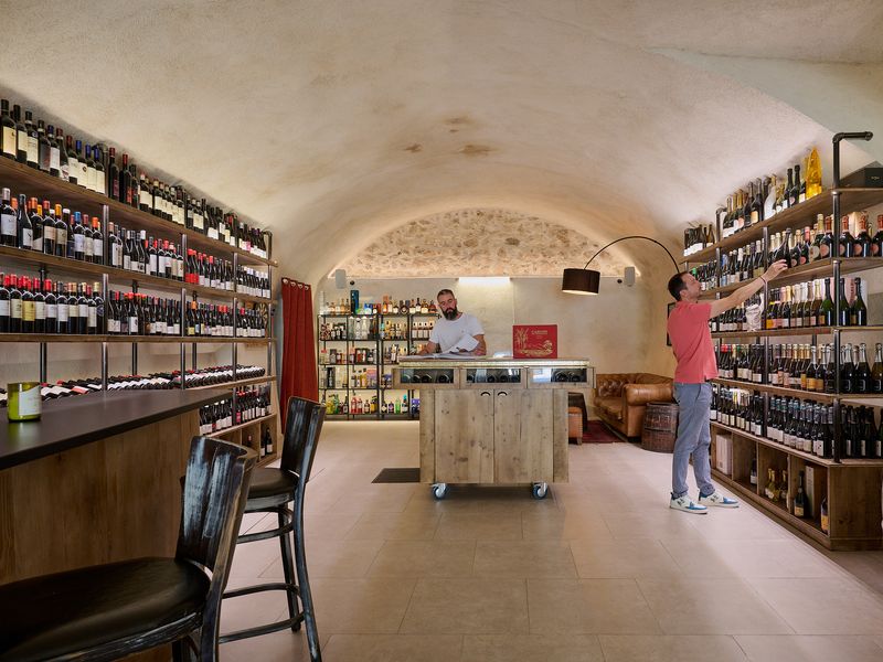 Cave à vins à Cannes – Pour événements, près du Marché Forville