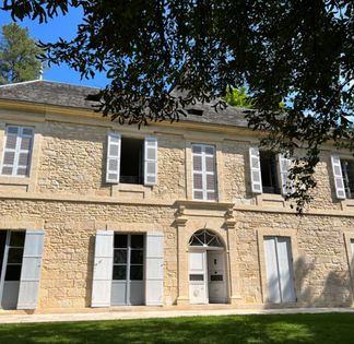 Splendid manor with swimming pool in the Périgord Noir