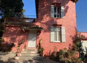 Cannes: beautiful residence of character near Croisette and nature