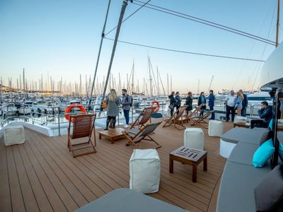 Catamaran pour événements à Cannes - Parfait pour les croisières privées jusqu'à 120 personnes