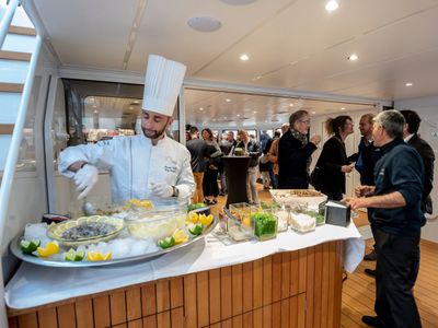 Catamaran pour événements à Cannes - Parfait pour les croisières privées jusqu'à 120 personnes