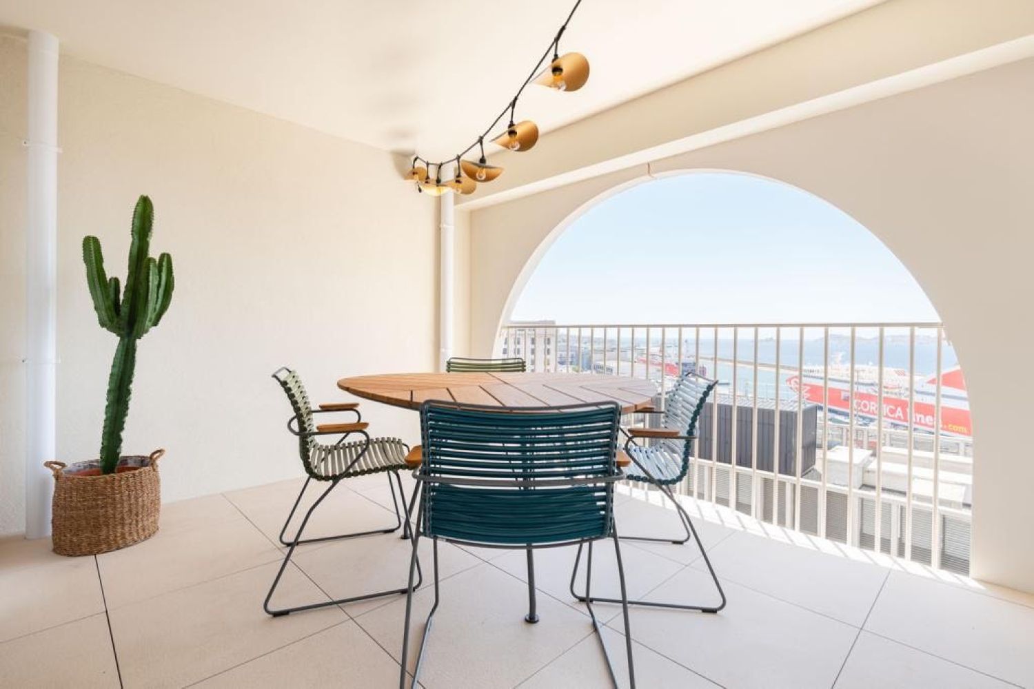 79 m² apartment on the seafront