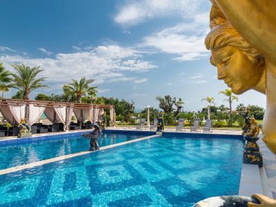 Historic bastide with 5 hectares of gardens