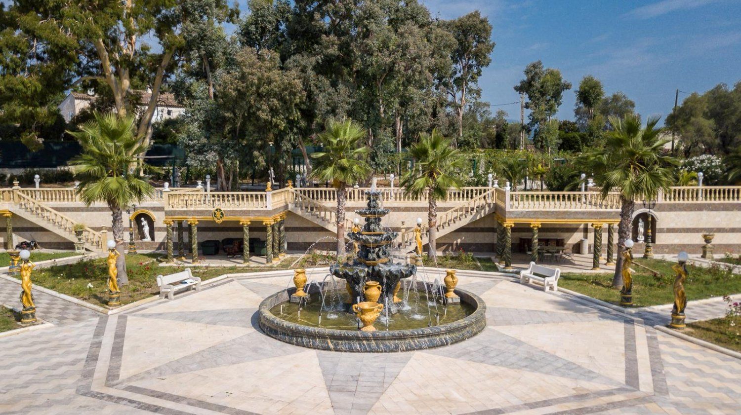 Historic bastide with 5 hectares of gardens
