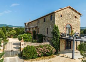 Mas with swimming pool between the North of Gard and the South of Ardèche