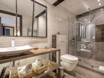 180 m² loft, Montaigne residence, 350 m from the Palais des Festivals