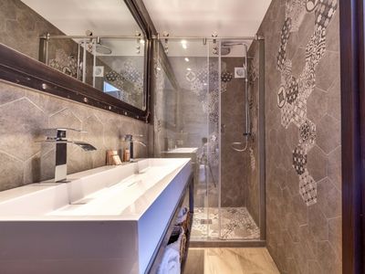 160 m² apartment, 600 m from the Palais des Festivals