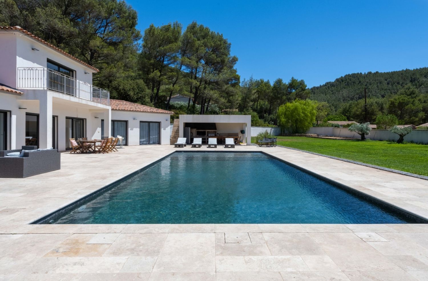 Villa with swimming pool, cinema, jacuzzi, hammam, gym