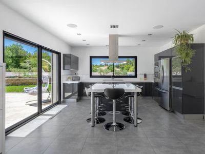 Villa avec piscine, cinéma, jacuzzi, hammam, salle de sport 