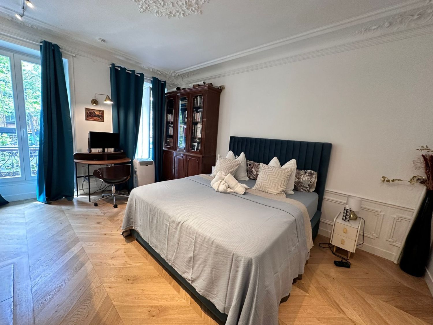 Charming Latin Quarter Paris Flat with Mouldings & Fireplace