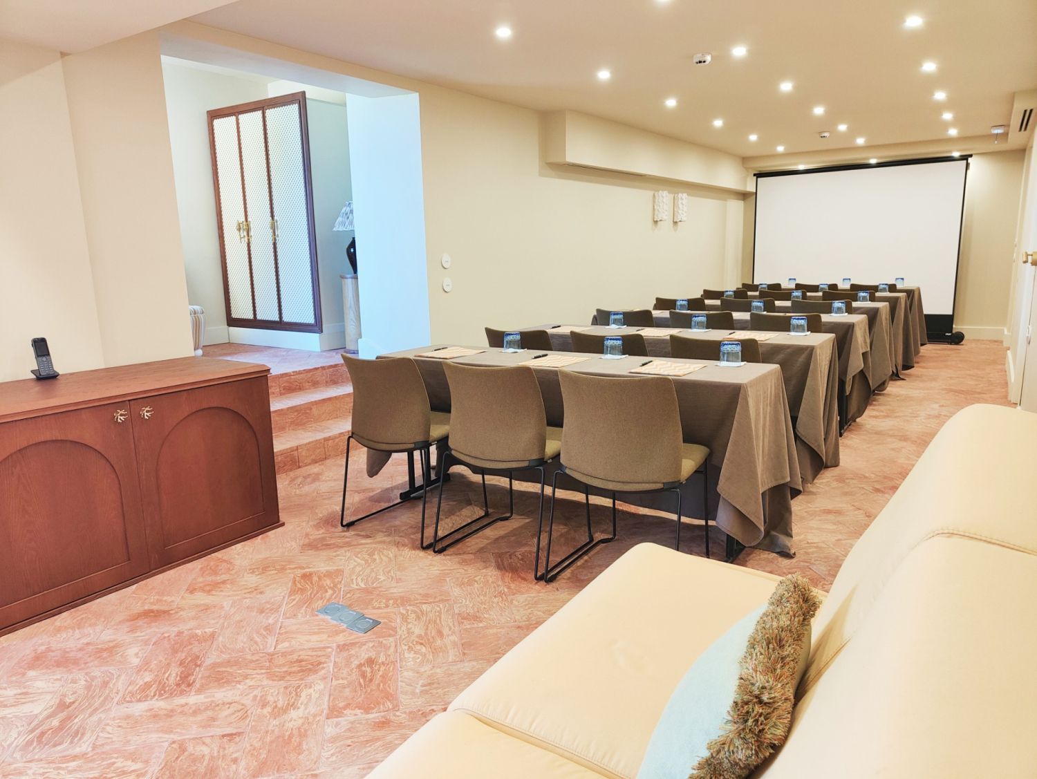 45 m² conference room