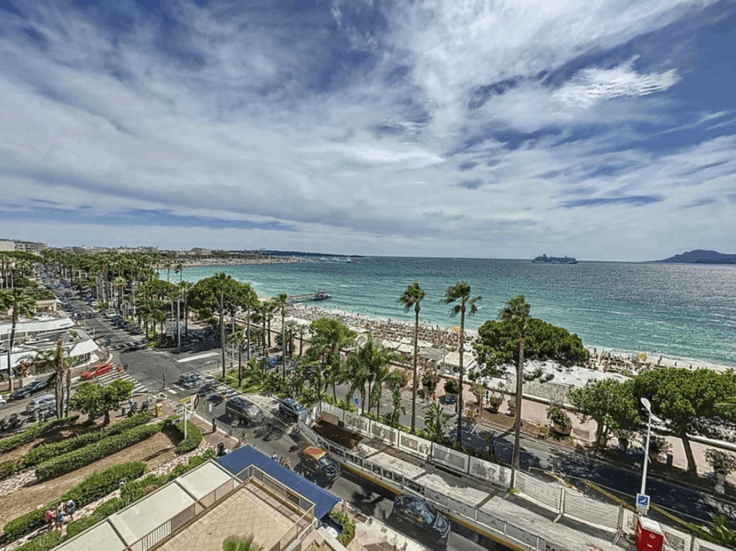 Appartement à Cannes avec vue mer et terrasse – Sur la Croisette