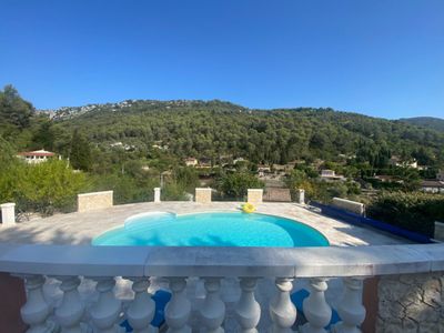 Piscine avec cuisine toute équipée
