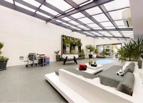 Luxurious loft - pool/spa, garden, cinema room and high-end entertainment