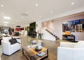 Luxurious loft - pool/spa, garden, cinema room and high-end entertainment