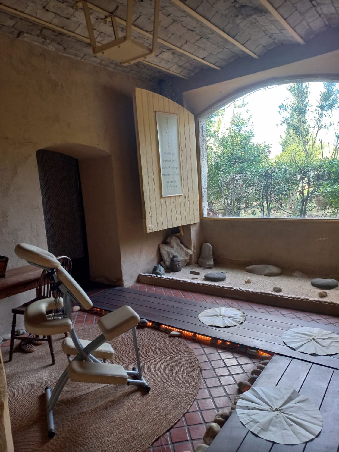 Zen massage area