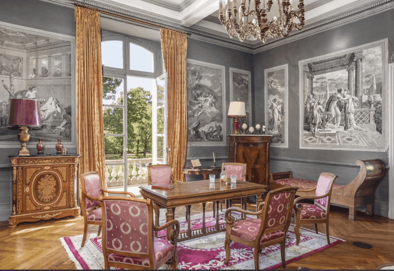 Historic Salon Venue for Events in France