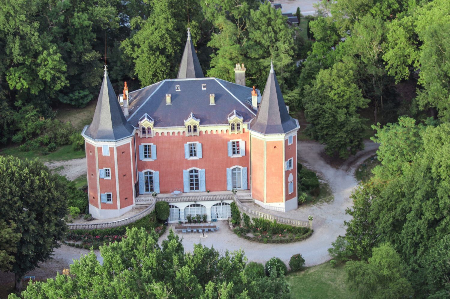 Historic Salon Venue for Events in France