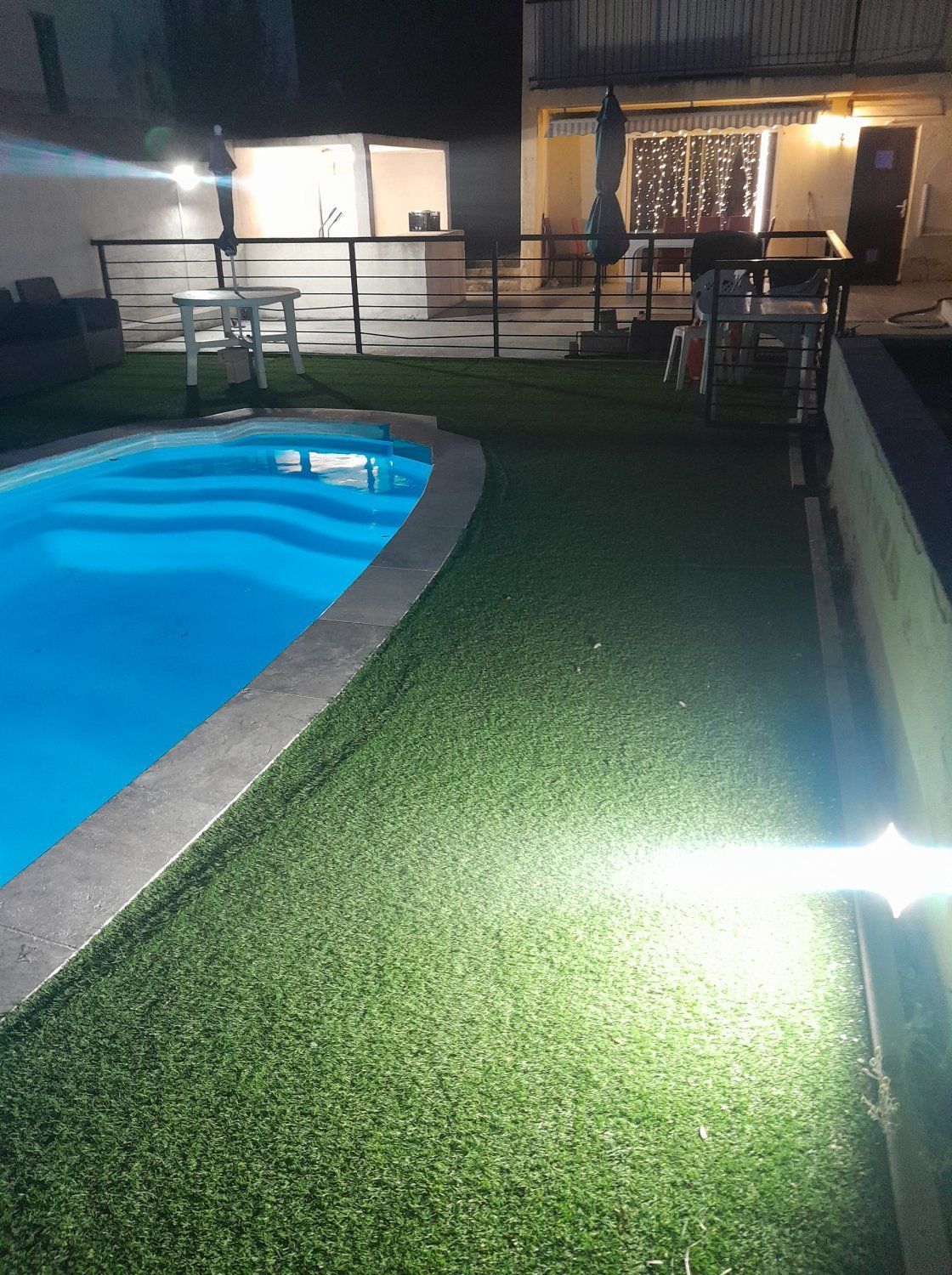 Terrasse avec piscine Salon palette tonelle 