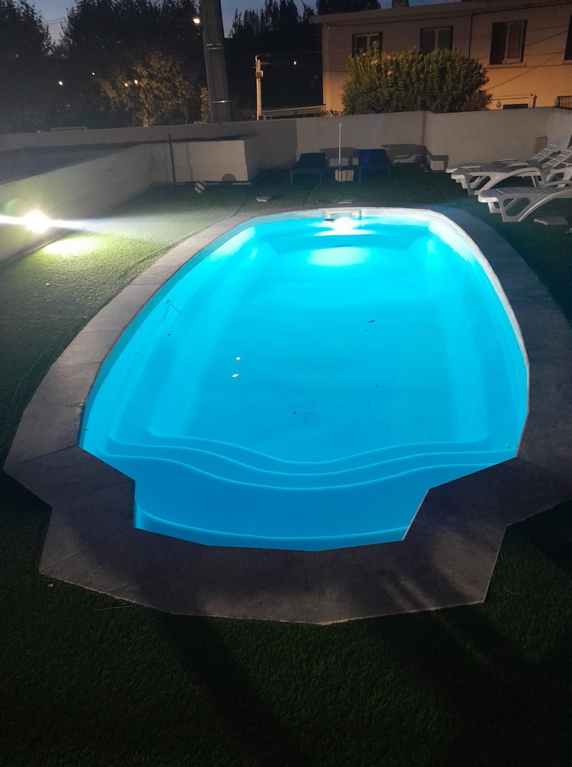 Terrasse avec piscine Salon palette tonelle 