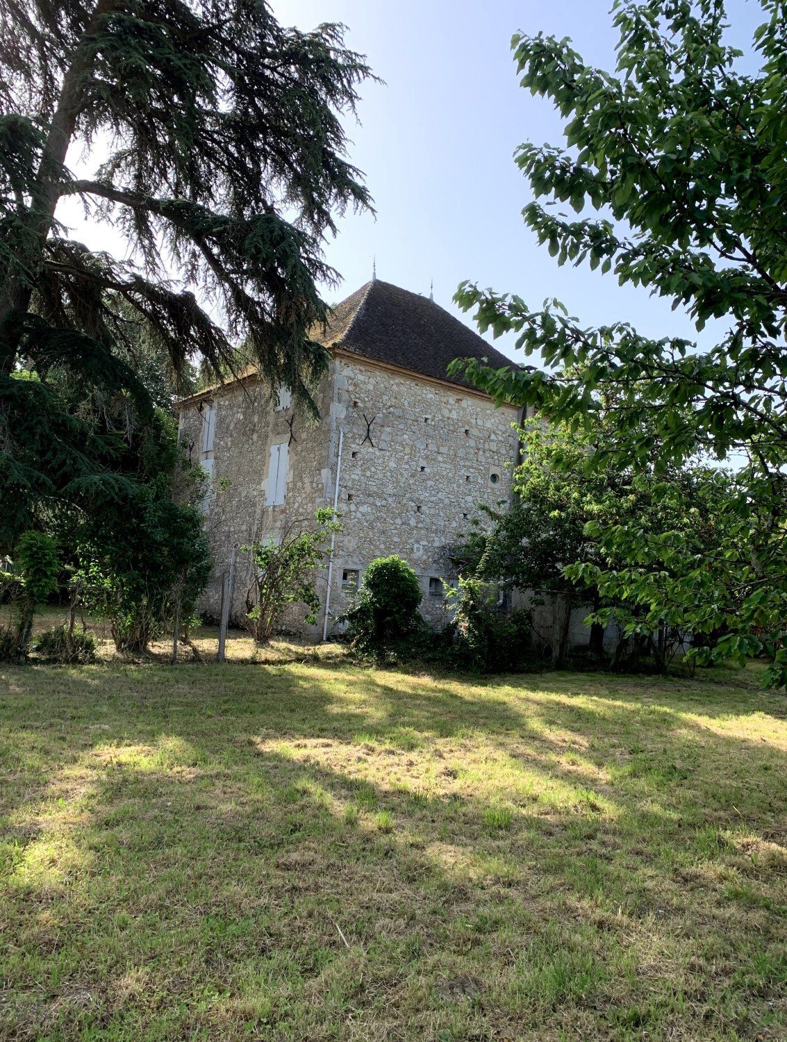 Historic Stone House for Events & Vacation Rentals in Montesquieu