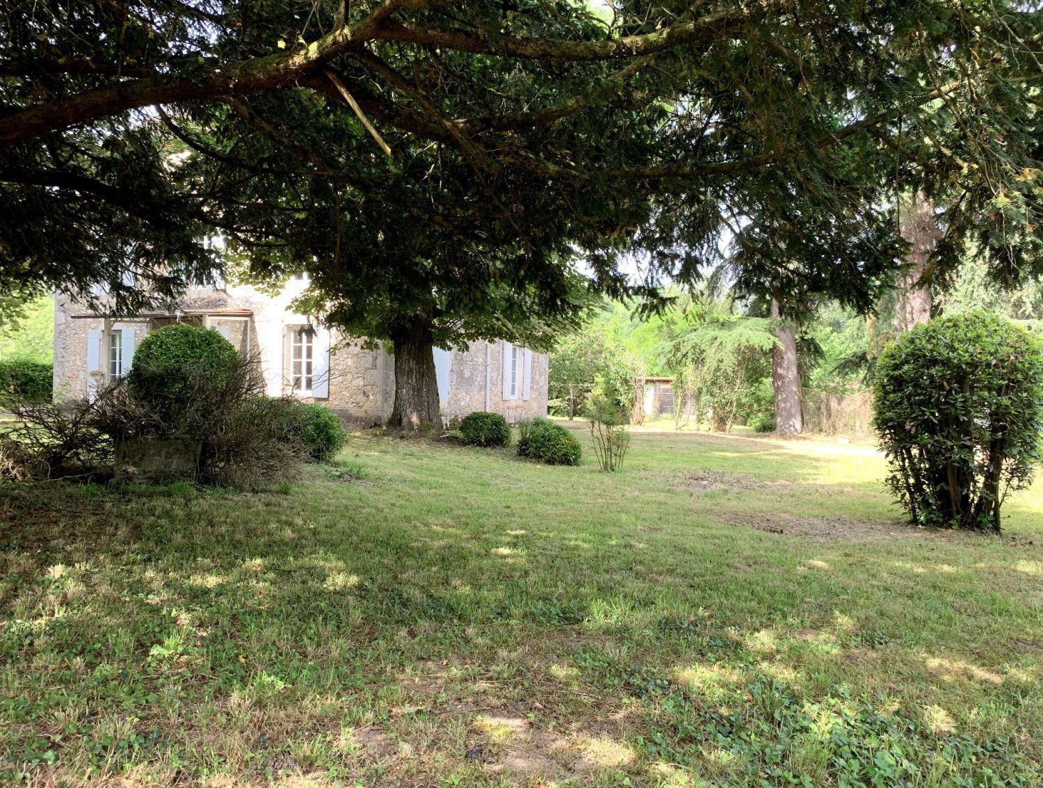 Historic Stone House for Events & Vacation Rentals in Montesquieu