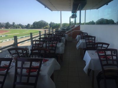 Brasserie le Paddock - Hippodrome de la Côte d'Azur