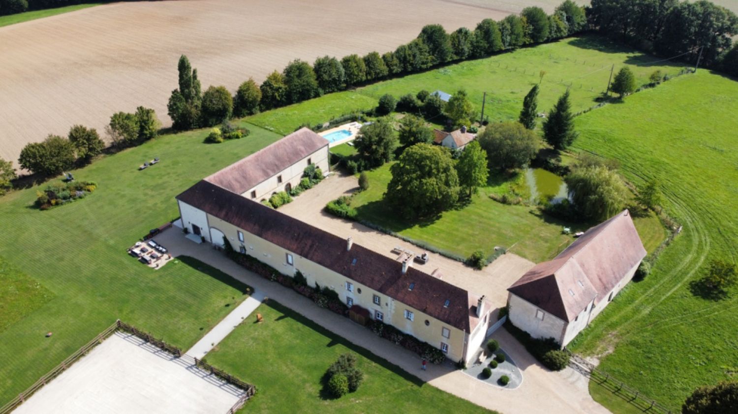 Domaine de réception avec piscine dans le Perche