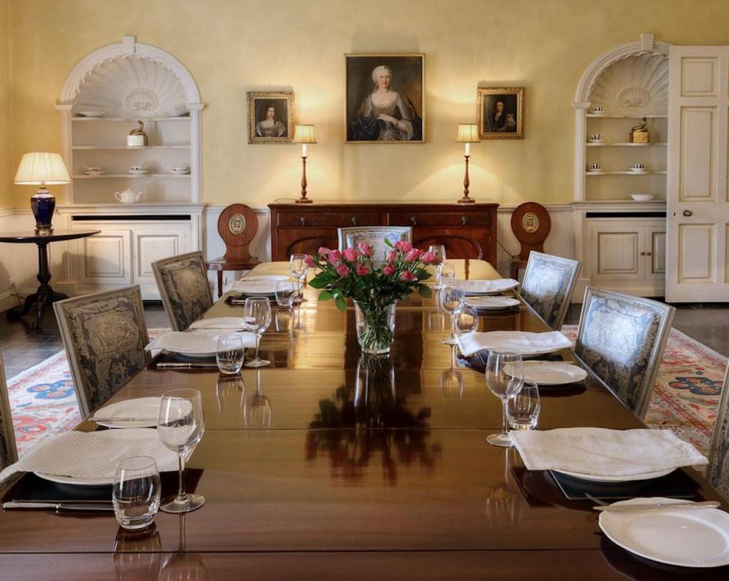 Château with magnificent views, 10 minutes from Cannes