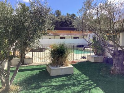 Bain de soleil, piscine et pool house 