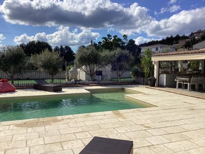 Bain de soleil, piscine et pool house 