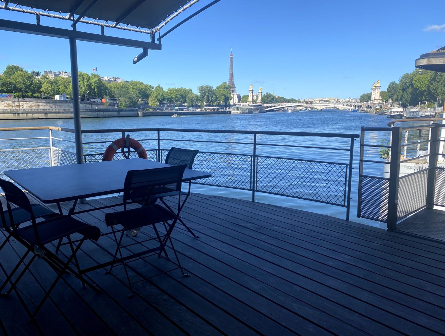 Luxury Boat Venue with Eiffel Tower View in Paris