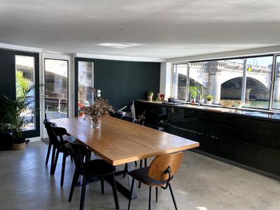 Luxury Boat Venue with Eiffel Tower View in Paris