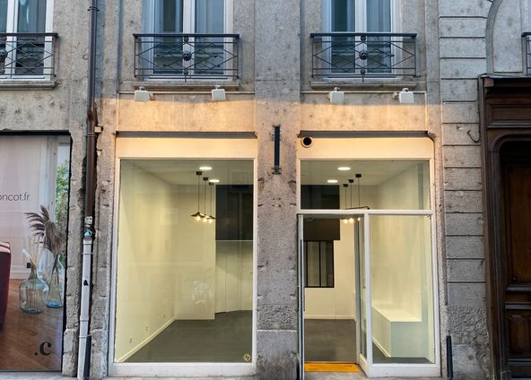 30 m² pop-up shop on the Lyon Peninsula