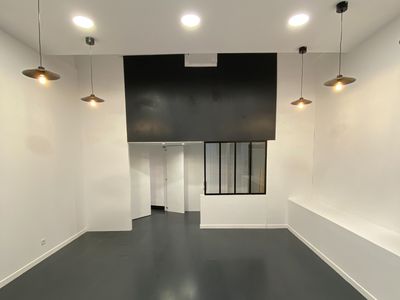 30 m² pop-up shop on the Lyon Peninsula