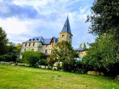 Château in the heart of the vineyards
