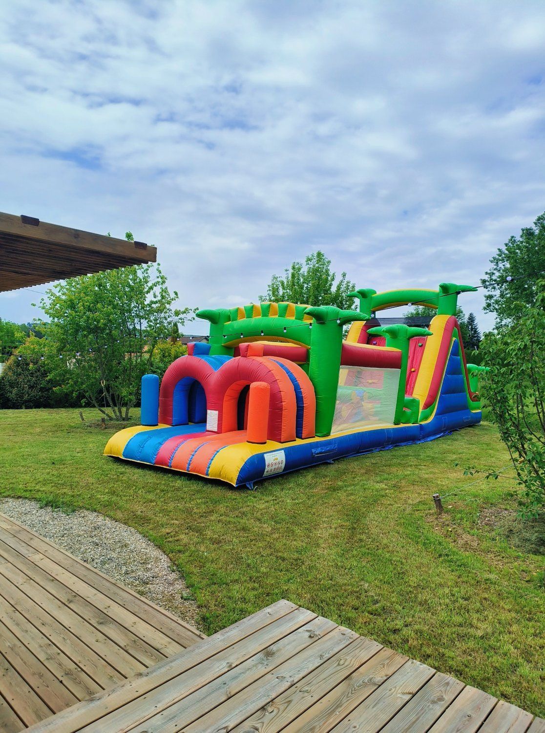 Estate of a hca with large house, reception room, swimming pool and outdoor pergola